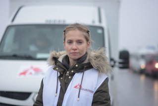Portret van Artsen zonder Grenzen arts Senka. Ze werkt momenteel aan de Pools-Oekraïense grens. © Peter Bräunig