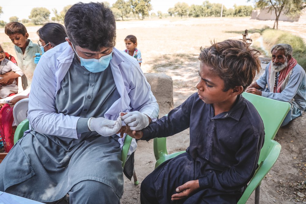 Artsen zonder Grenzen biedt noodhulp na overstromingen in Pakistan.