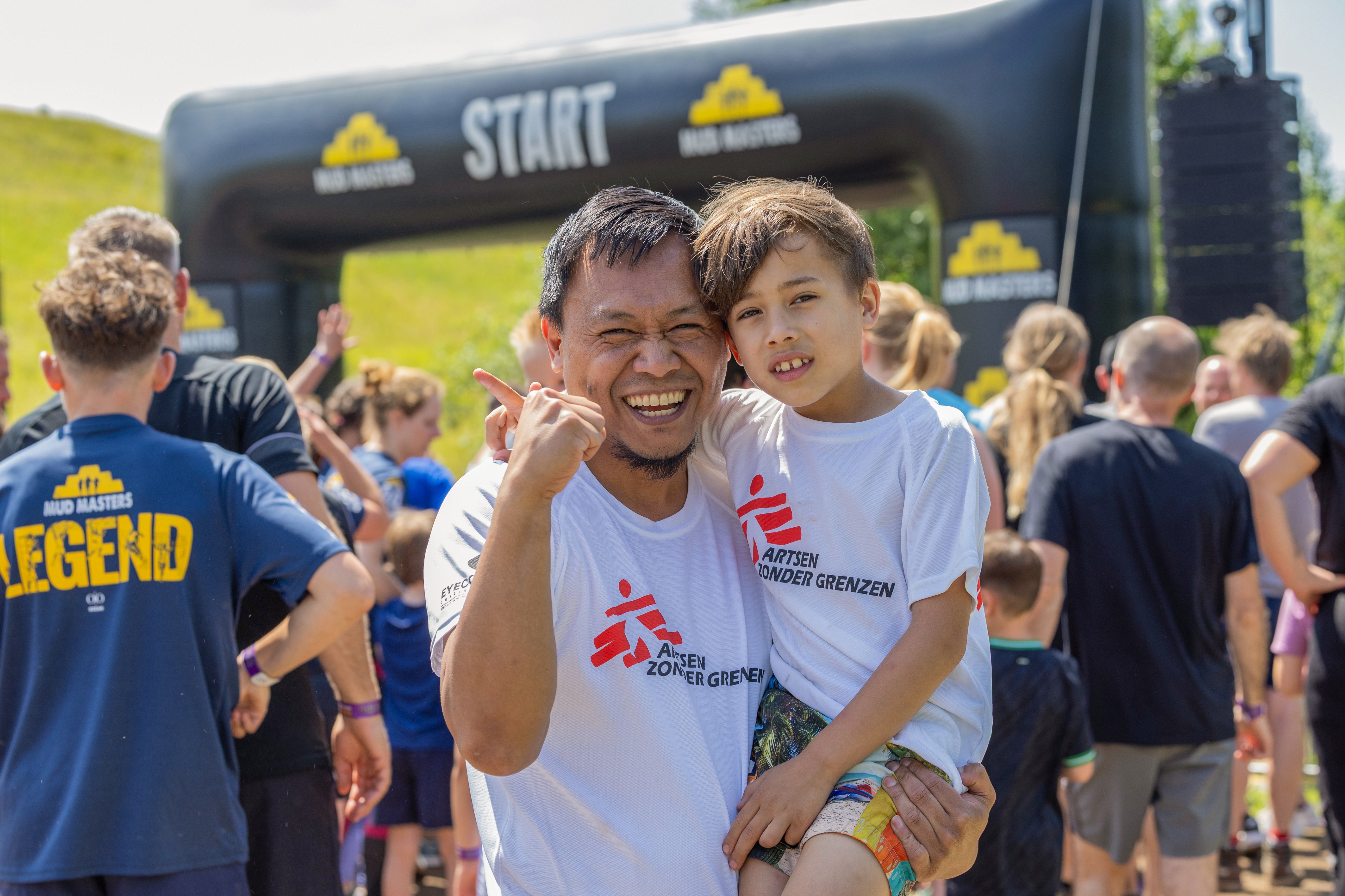Deelnemers Mud Masters 2025 voor Artsen zonder Grenzen bij start