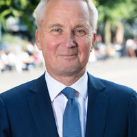 Eric van der Burg VVD tekent het stembusakkoord