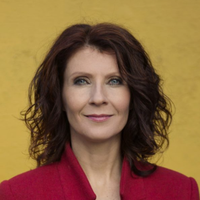 Esther Ouwehand van PvdD tekent het stembusakkoord