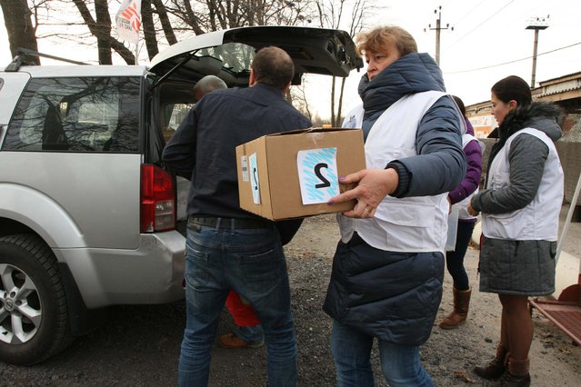 Archiefbeeld van een mobiele kliniek in Oost-Oekraïne. In 5 jaar tijd voerden we 300.000 medische consultaties uit. ©Iveta Polochova/MSF