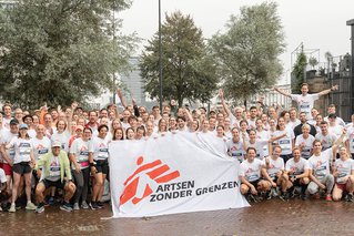 The fantastic participants of TeamAzG, before the start of the Dam to Dam Run 2023. © Laura-anne Grimbergen