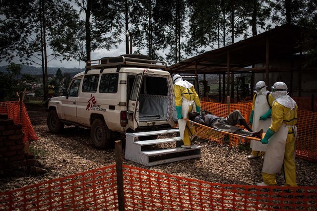 Ebolapatient ambulance DR Congo | Artsen zonder Grenzen