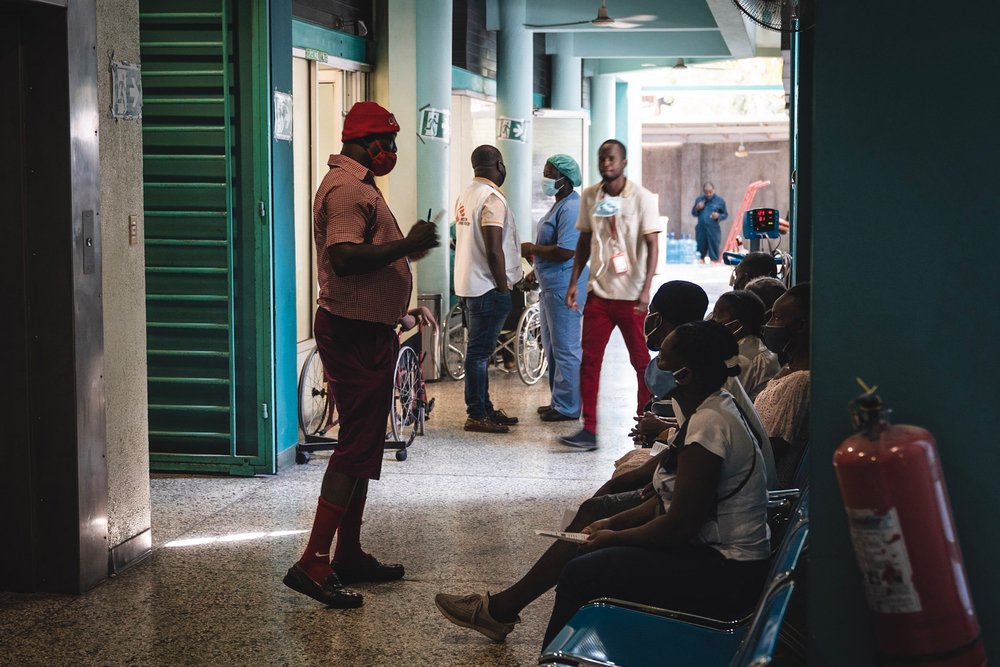 Trekken Kind Verhuizer 96 mensen met schotwonden behandeld in Haïti