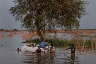 Artsen zonder Grenzen biedt medische noodhulp in conflictgebieden, bij natuurrampen en uitbraken van dodelijke ziektes.