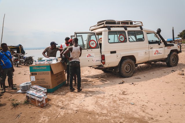 boot en landcruiser Artsen zonder Grenzen