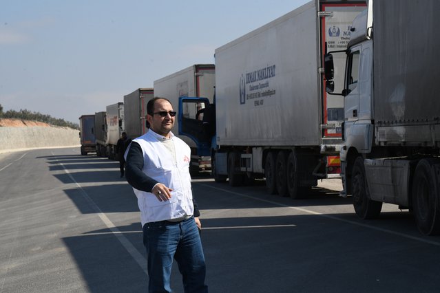 Vrachtwagens met hulpgoederen van Artsen zonder Grenzen bereiken het getroffen gebied in Noordwest-Syrië.