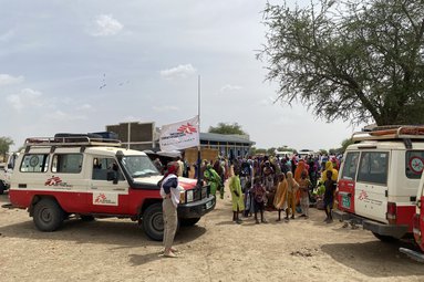 Mensen die zijn gevlucht uit Soedan krijgen hulp van onze teams in Tsjaad.
