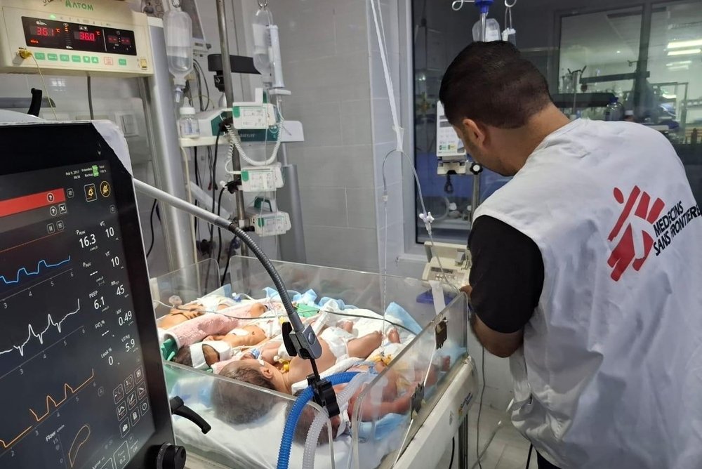 vroeggeboren baby's in couveuse