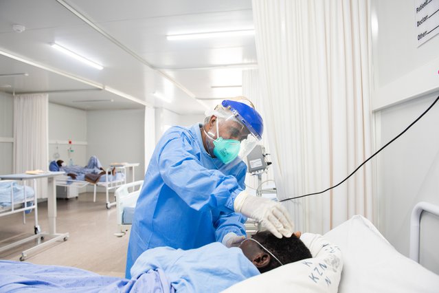 hulpverlener patient covid coronapandemie zuid-afrika