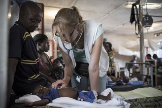 Arts Josine Blanksma aan het werk in DR Congo