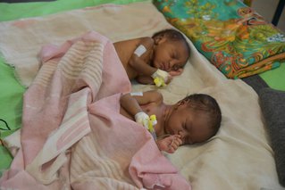Deze tweeling is geboren in ons ziekenhuis in Zuid-Soedan.