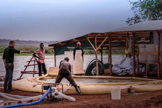 Een installatie waarmee we water uit de Nijl pompen en veilig maken om te drinken