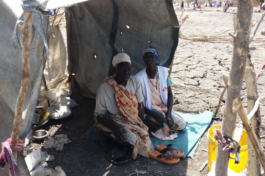 Mary met haar moeder in Aburoch. Zuid-Sudan.