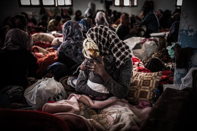 Vrouwen en kinderen zittten vast in een detentiecentrum in Libië.