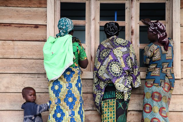 kinderafdeling ziekenhuis DR Congo behandelen teams van Artsen zonder Grenzen kinderen met ondervoeding.