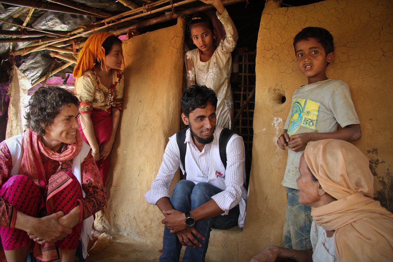 Nelke Manders op veldbezoek in Bangladesh.