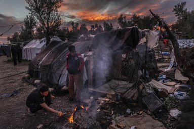 Vluchtelingenkamp Moria in de nacht