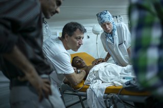 Ons chirurgisch veldhospitaal in Mocha, waar we vlakbij de frontlinies medische noodhulp verlenen aan oorlogsgewonden.  © Guillaume Binet/MYOP