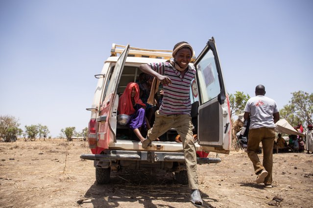 Een jongen arriveert bij ons tijdelijke vaccinatiecentrum in Tsjaad | Artsen zonder Grenzen