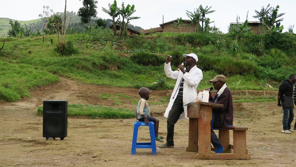 ebola bestrijden met theater