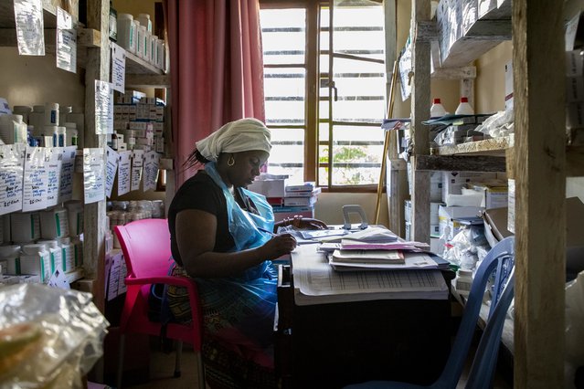 Apotheker behandelingen ebolapatiënten, DR Congo | Artsen zonder Grenzen