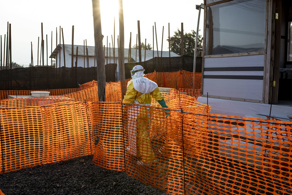 ebolabehandelcentrum hulpverlener DR Congo | Artsen zonder Grenzen