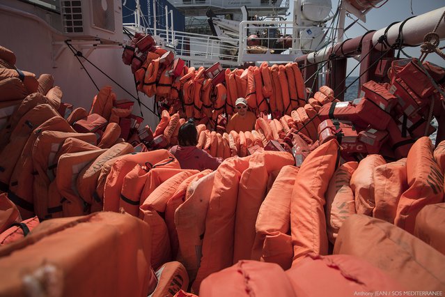 Reddingsvesten aan boord van de Ocean Viking