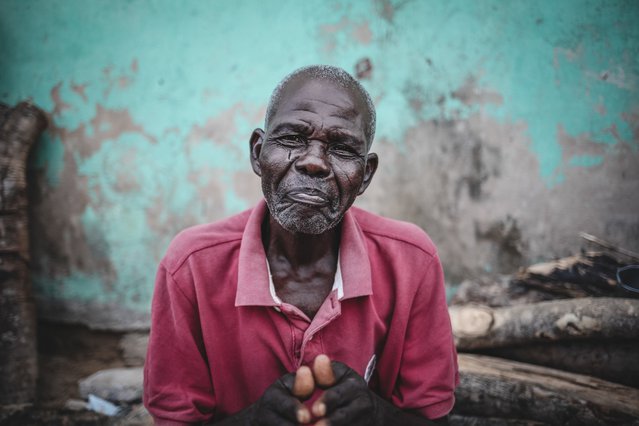 man in vluchtelingenkamp nigeria