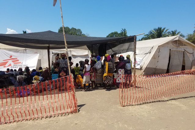 artsen zonder grenzen mobiele kliniek in tenten Mozambique