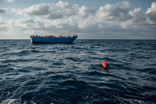 Artsen zonder Grenzen biedt medische noodhulp in conflictgebieden, bij natuurrampen en uitbraken van dodelijke ziektes.