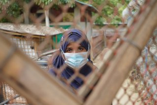Vrouw in Kutupalong-kamp, Bangladesh