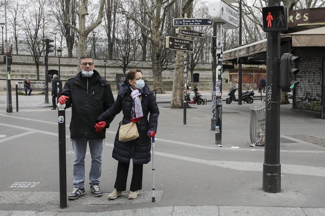 Foto: mondkapjes en handschoenen op straat vanwege coronavirus in Parijs, Frankrijk. © Aurelie Baumel/MSF