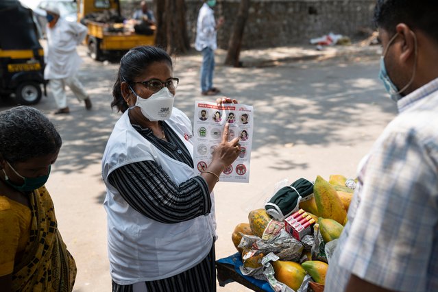 Gezondheidsvoorlichter vertelt over coronamaatregelen in Mumbai