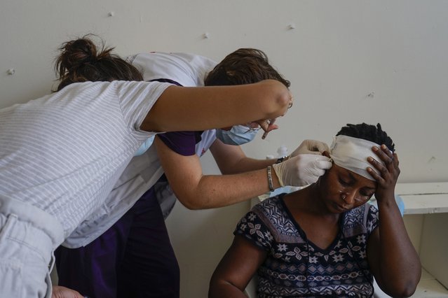 vrouw noodkliniek behandeld lesbos artsen zonder grenzen